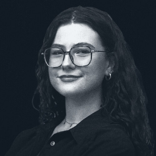 Halle-Downs-Headshot